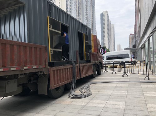 鹰手营子矿低温环境下，柴油发电机组电池充满电的具体时间受哪些因素影响？