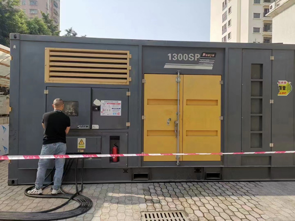鹰手营子矿延长空气滤清器使用寿命的注意事项