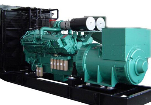 鹰手营子矿冬季柴油发电机组启动前应进行哪些预热操作?