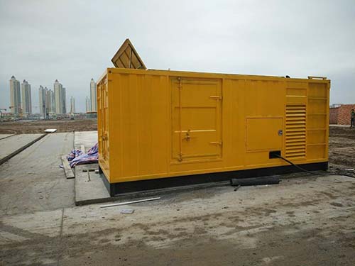 鹰手营子矿合同中关于乙方责任导致工期延误的赔偿标准应该如何制定?